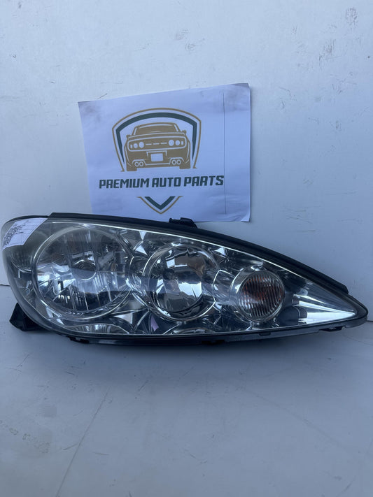 2004  V30 Right Headlight