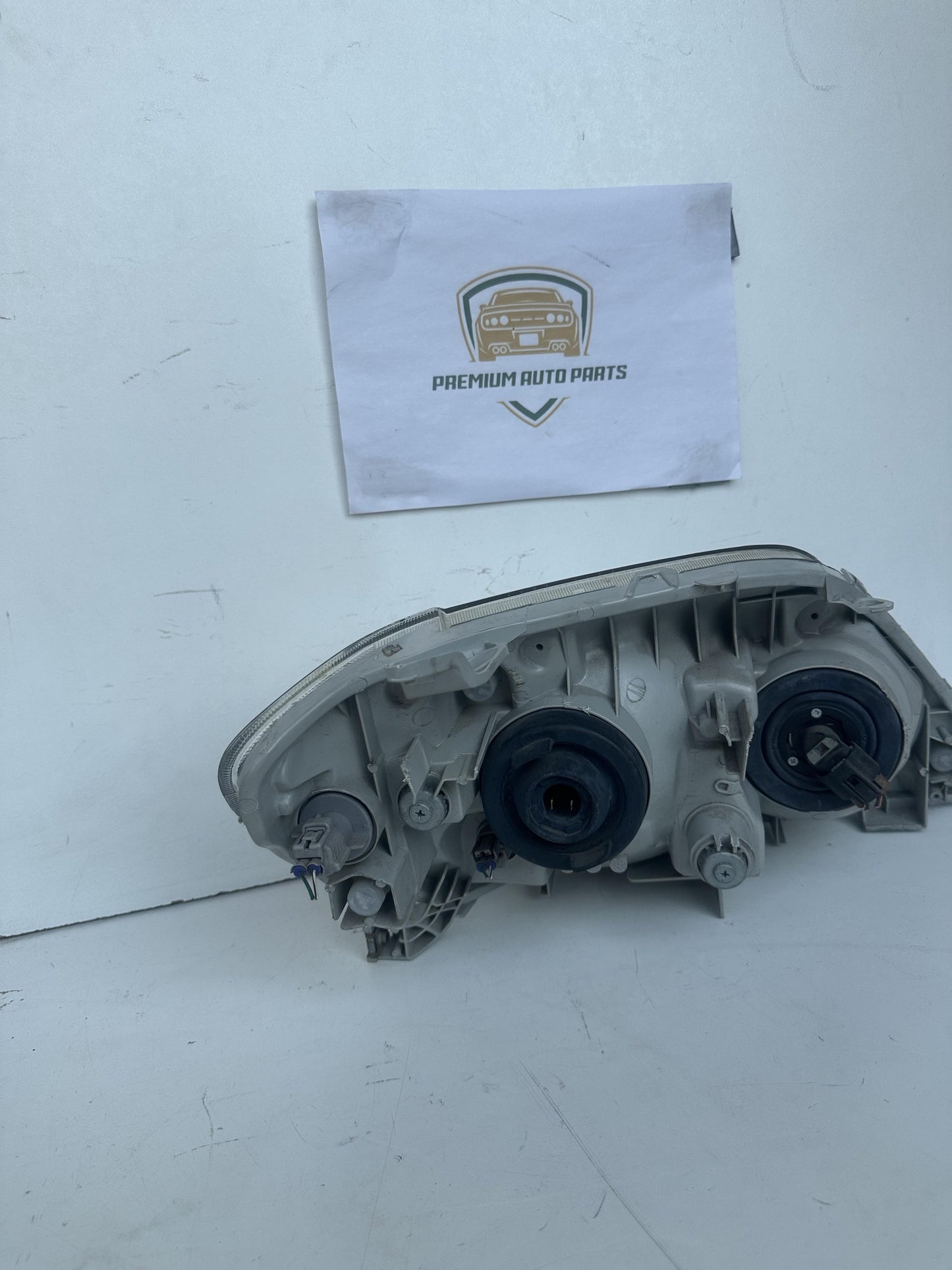 2006   Left Headlight