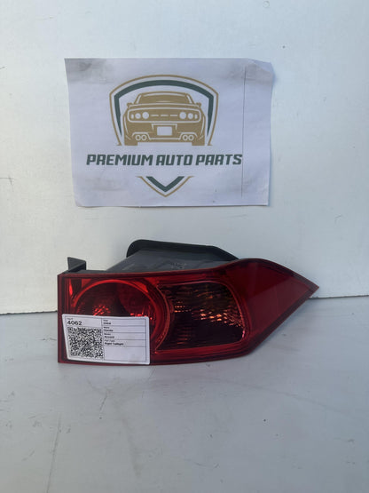 2004   Right Taillight