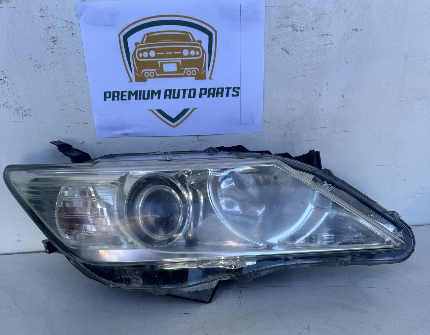2013  V50 Right Headlight