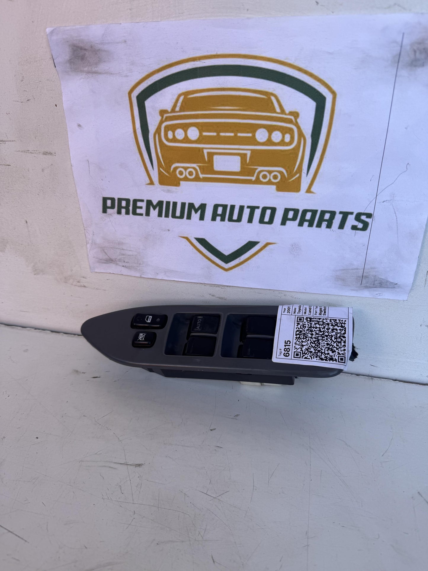 2001  J100 Right Front Window Switch