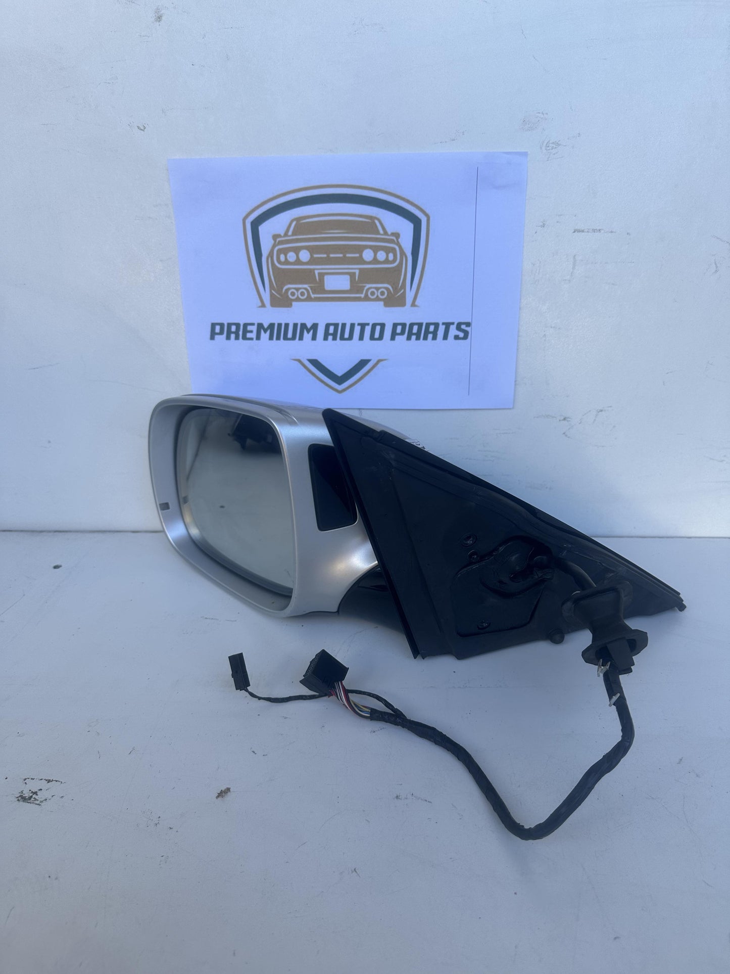 2016  8R Left Door Mirror