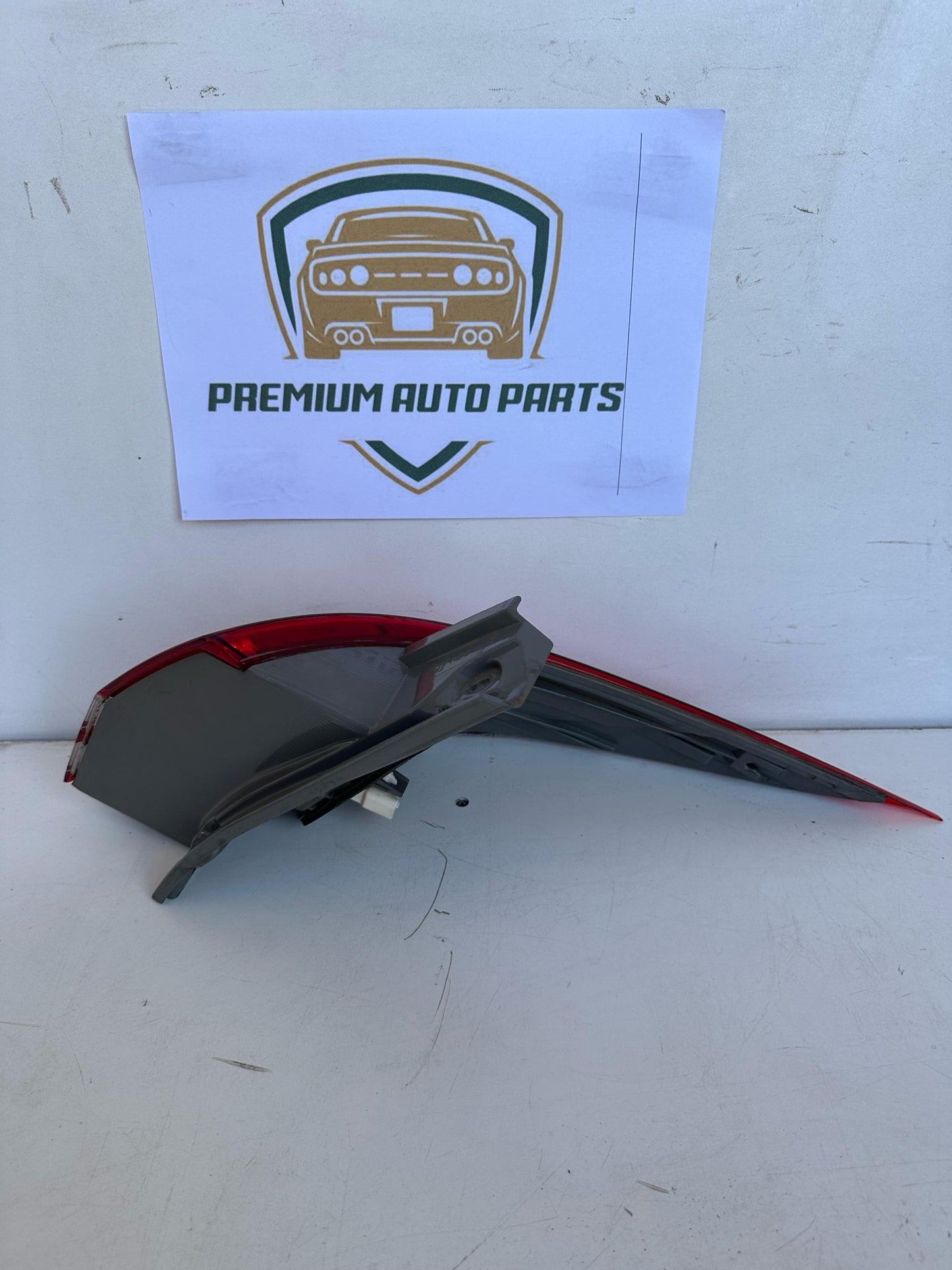 2006   Left Taillight