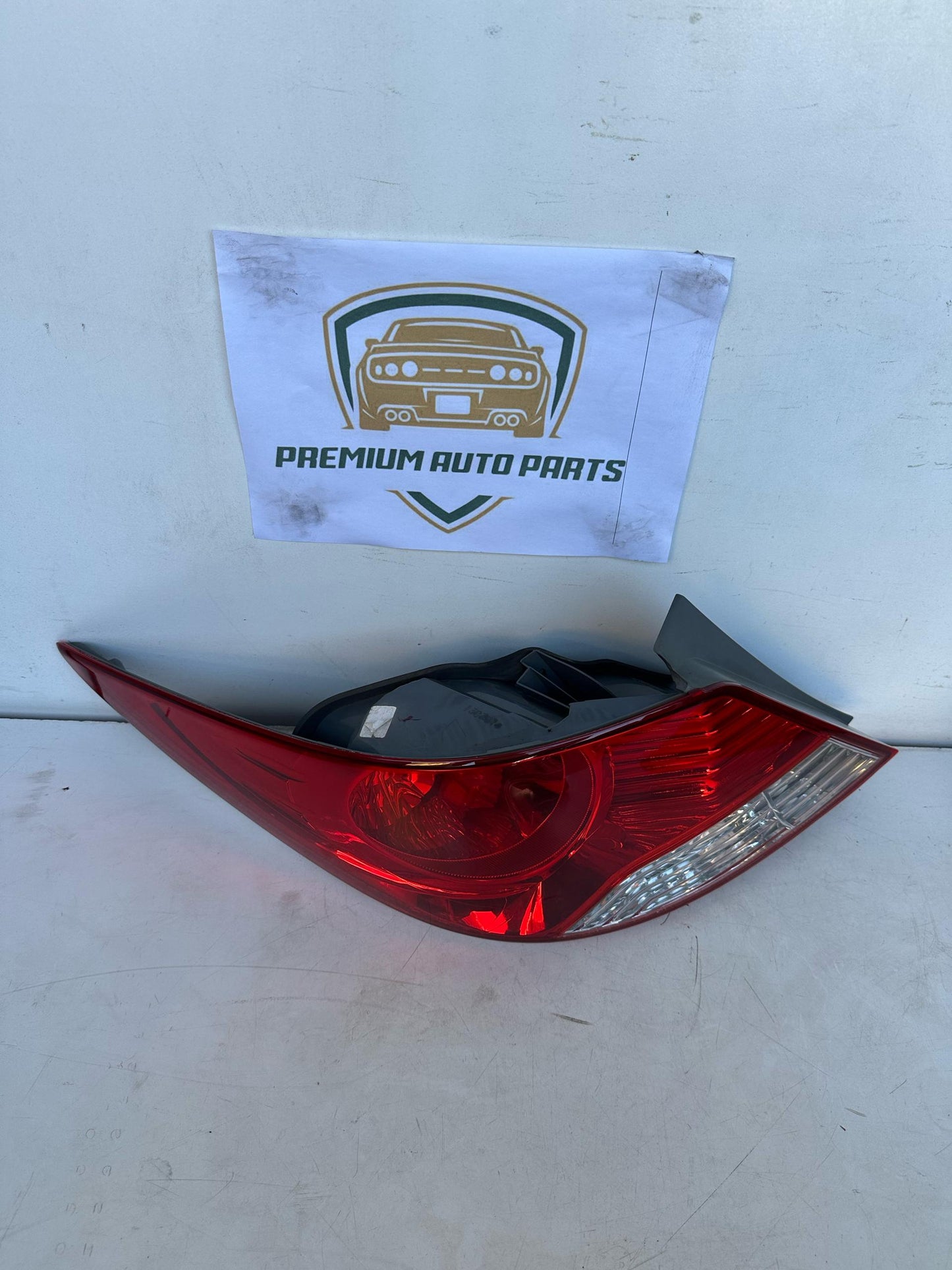 2013 Hyundai Accent Left Taillight