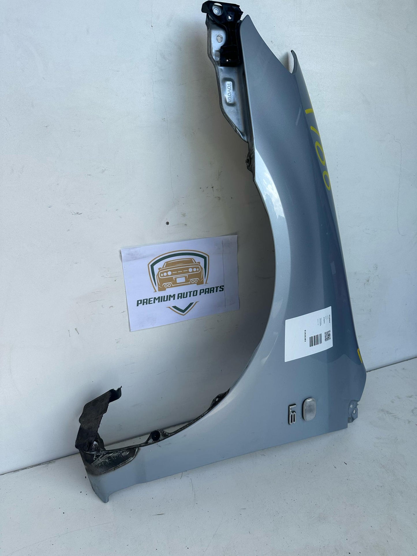 2006  E120 Left Front Guard