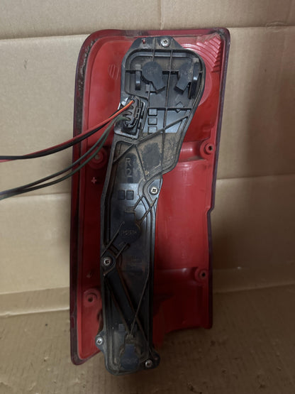 2000  II L318 Right Taillight