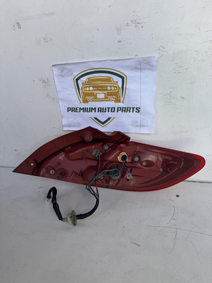 2007   Left Taillight