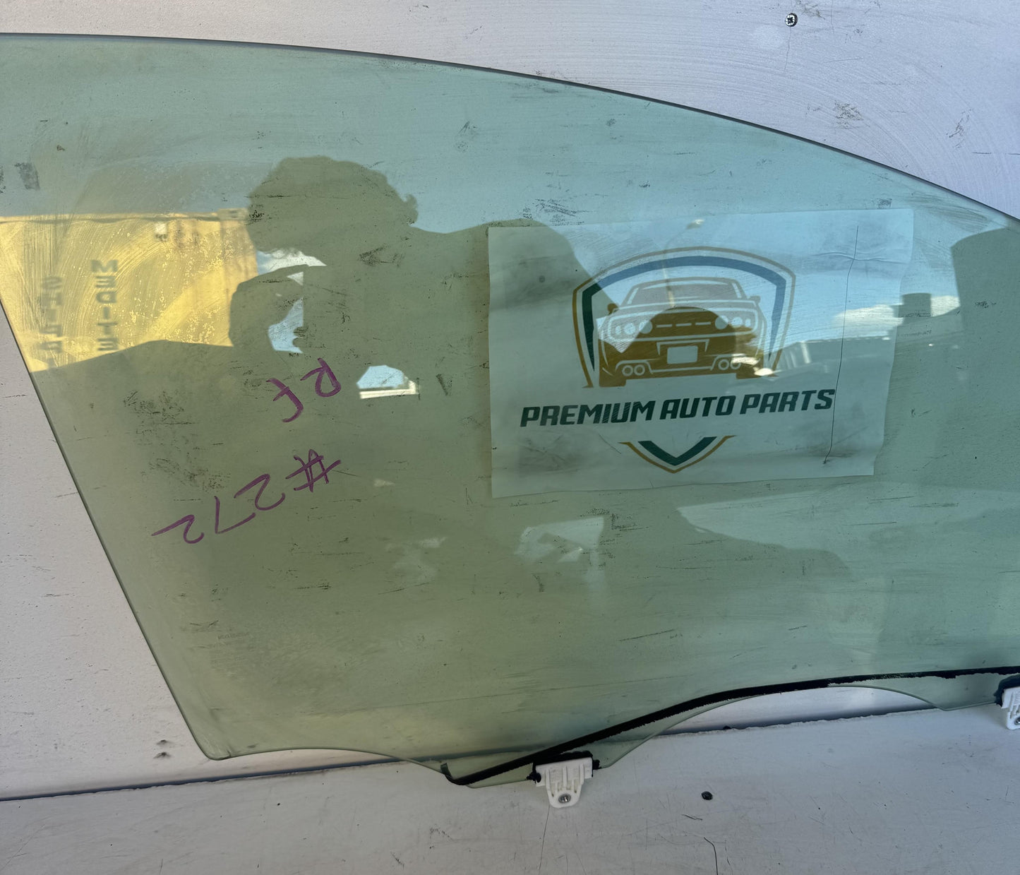 2012  II Z51 Right Front Door Window