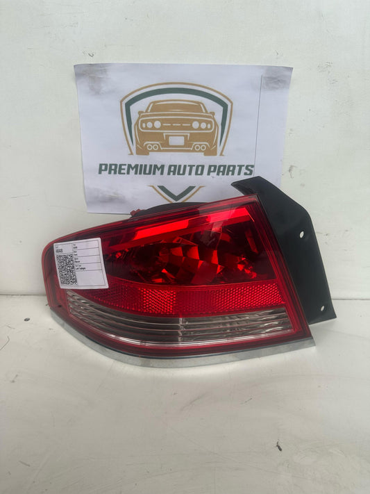 2006   Left Taillight