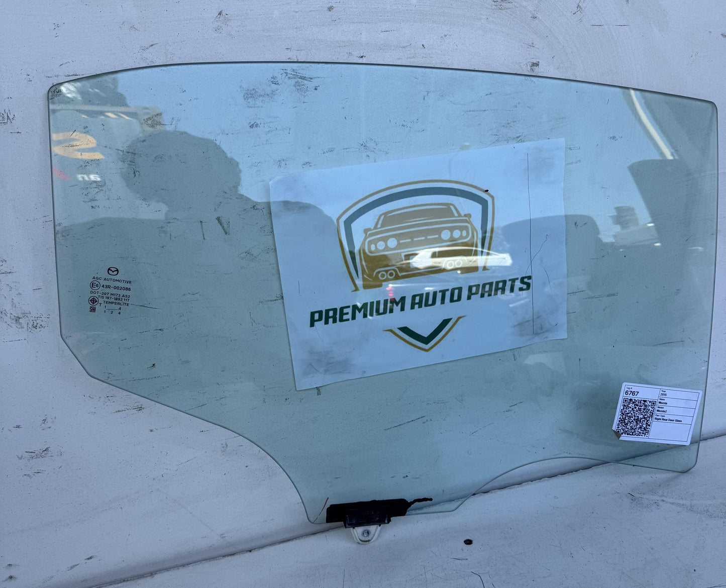 2015   Right Rear Door Glass