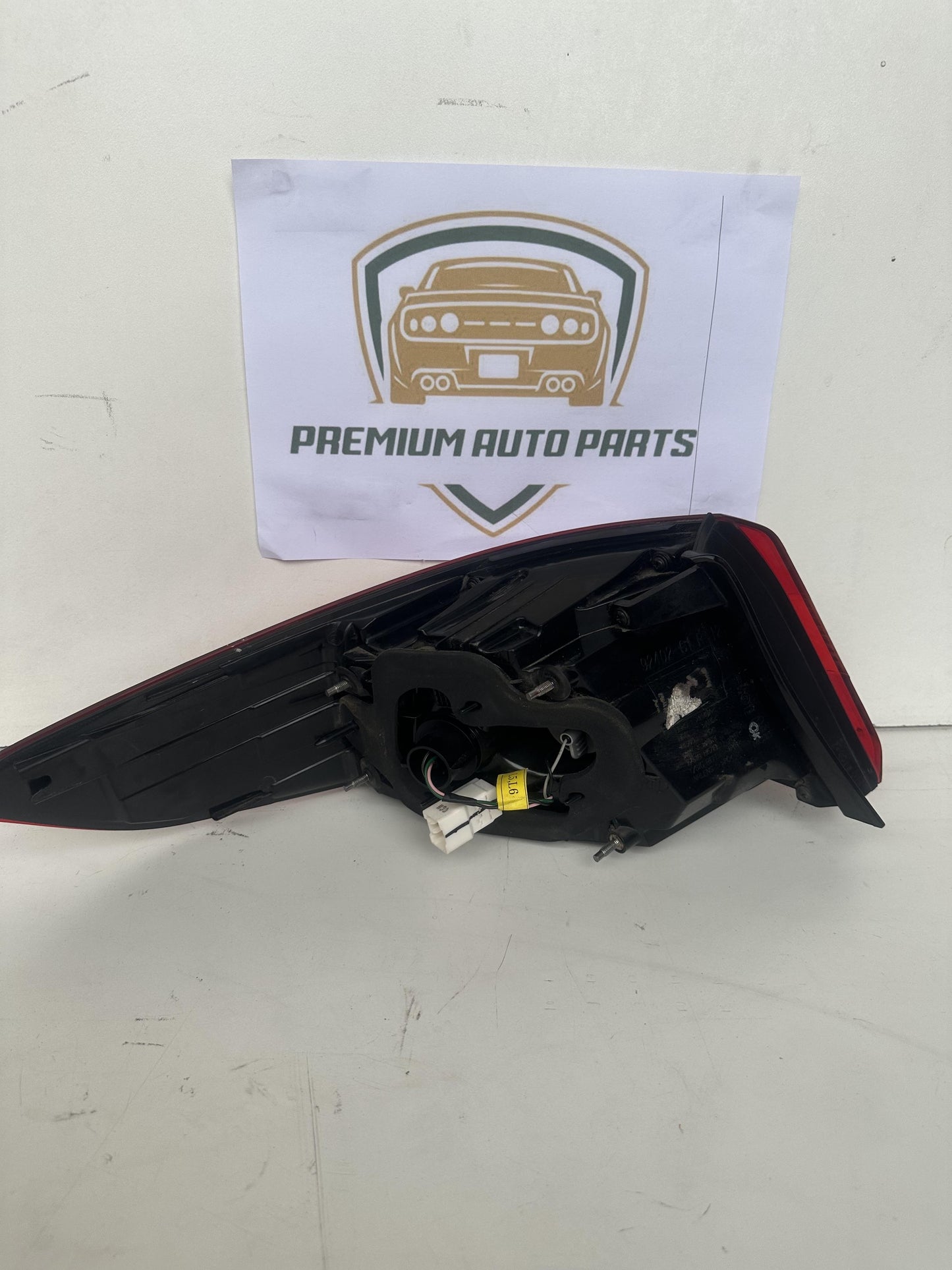 2016  LF Right Taillight