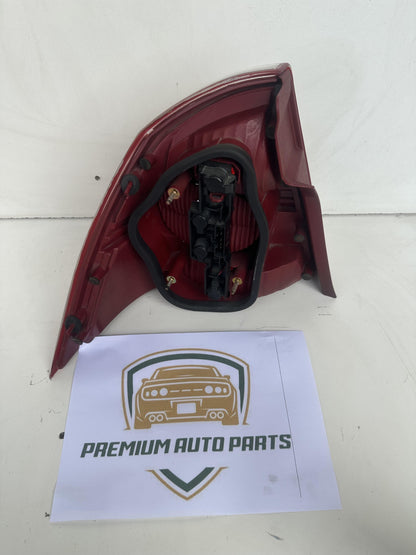 2006   Right Taillight