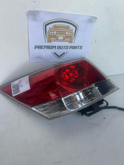 2009   Left Taillight