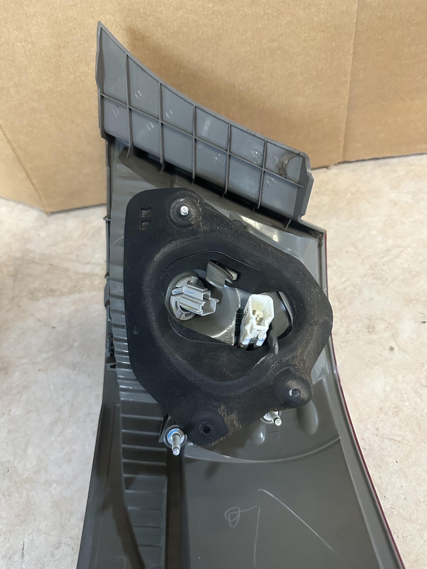 2009   Left Taillight