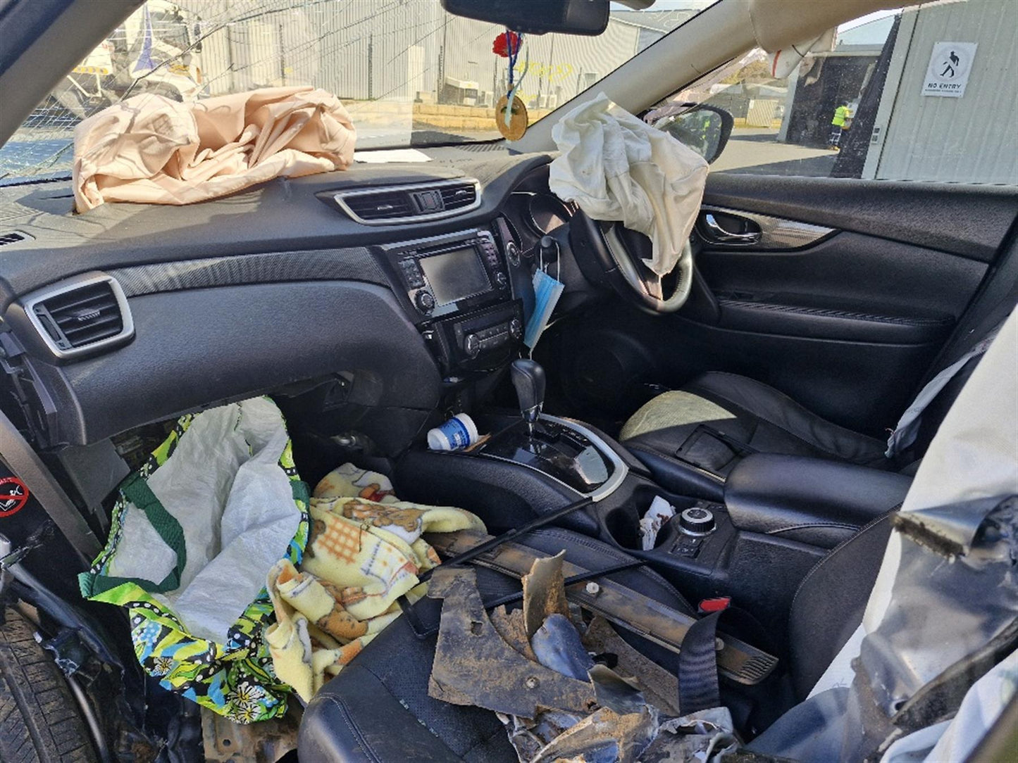 Nissan 
X-Trail