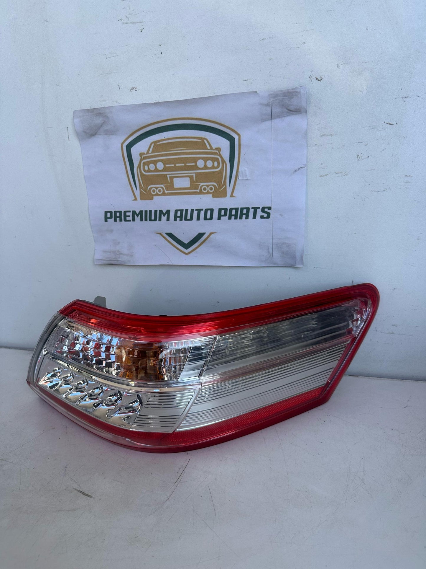 2011 Toyota Camry Right Taillight