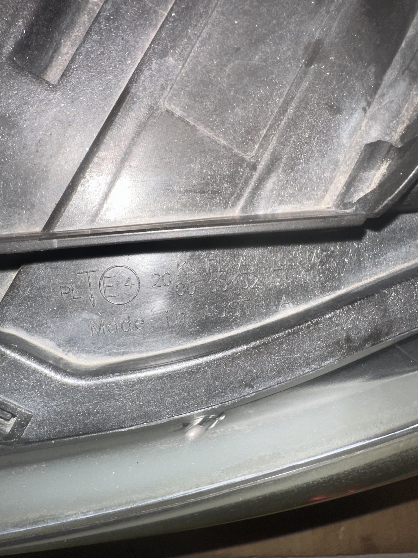 2010   Left Headlight