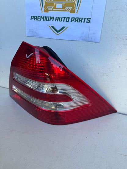 2005   Right Taillight