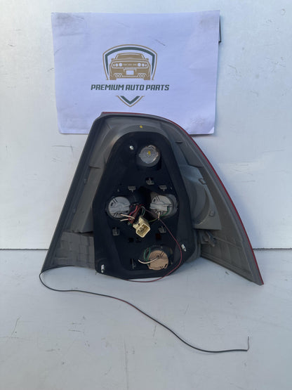 2006   Left Taillight
