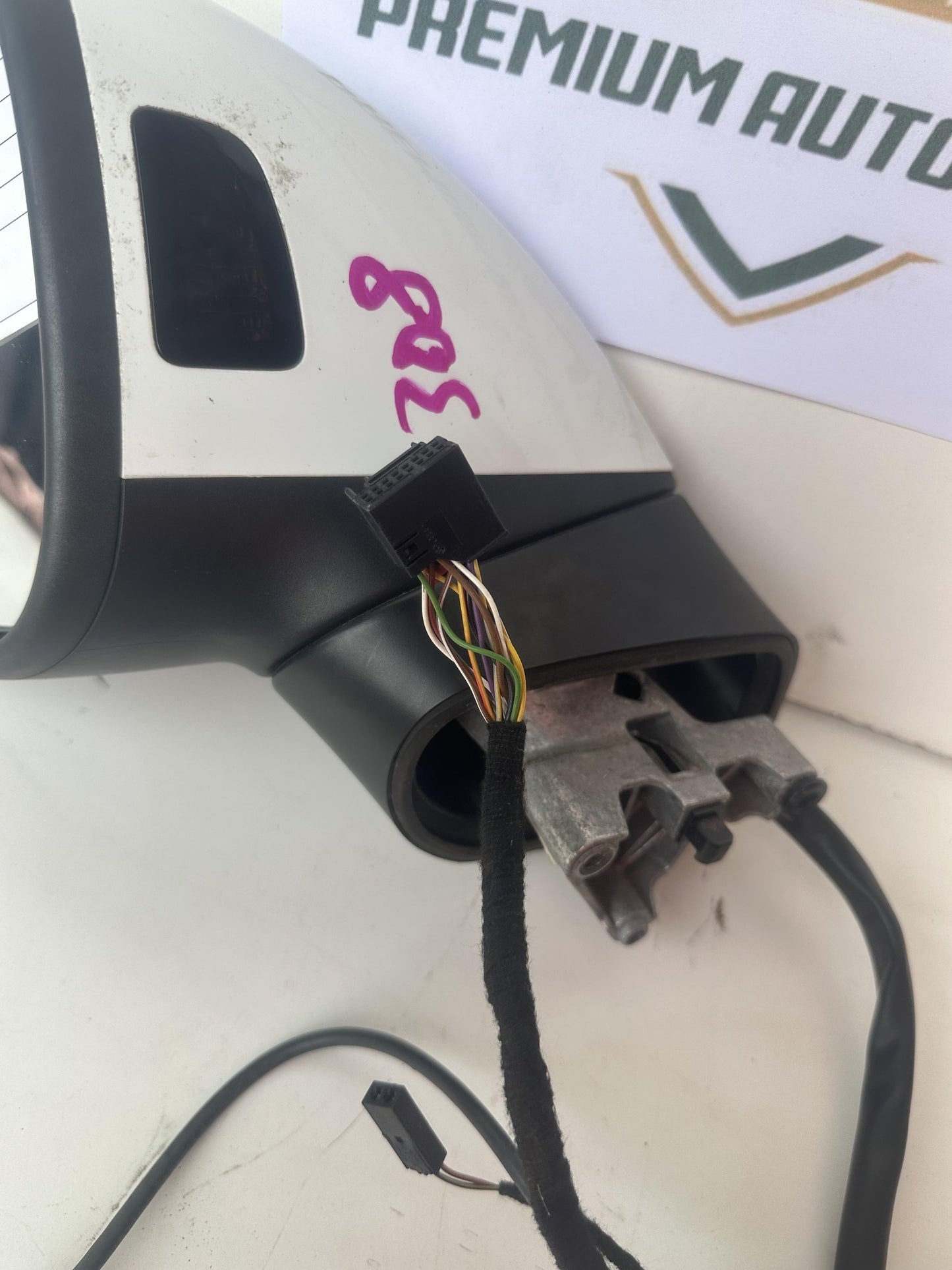 2014  MK2 - 7P Left Door Mirror