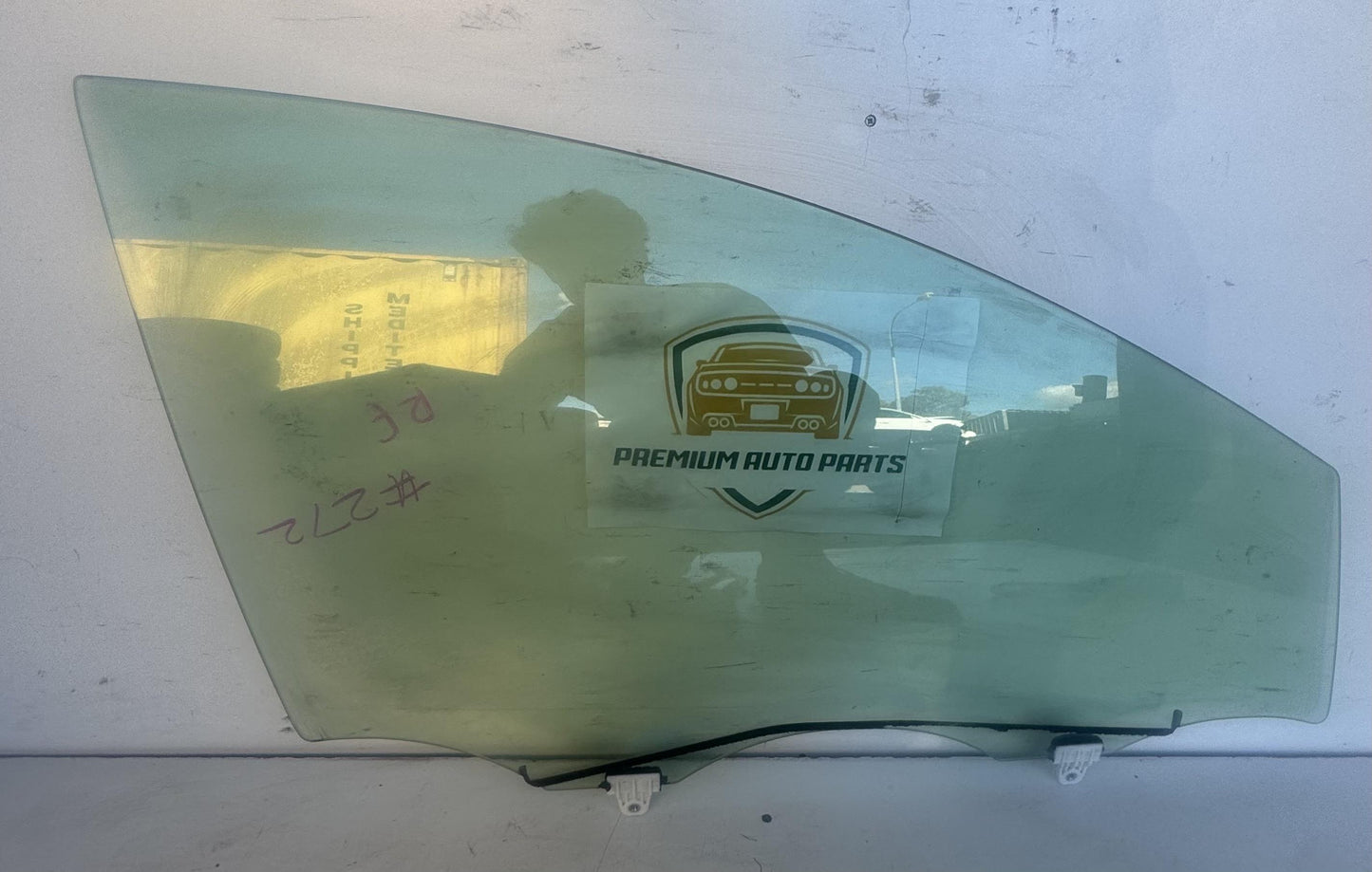 2012  II Z51 Right Front Door Window