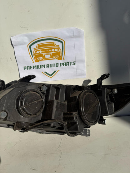 2014 Toyota Camry Right Headlight