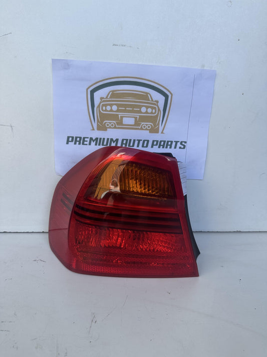 2006   Left Taillight