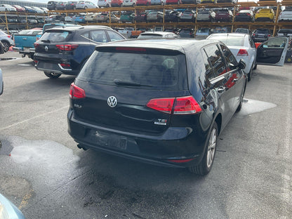 2015 Volkswagen Golf  Hatchback 
Volkswagen
Golf