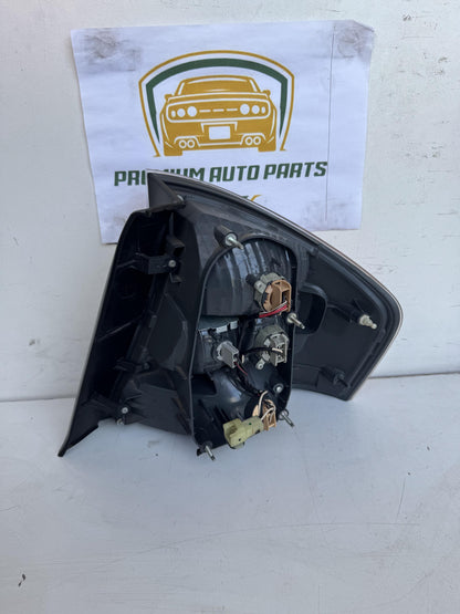 2006   Left Taillight