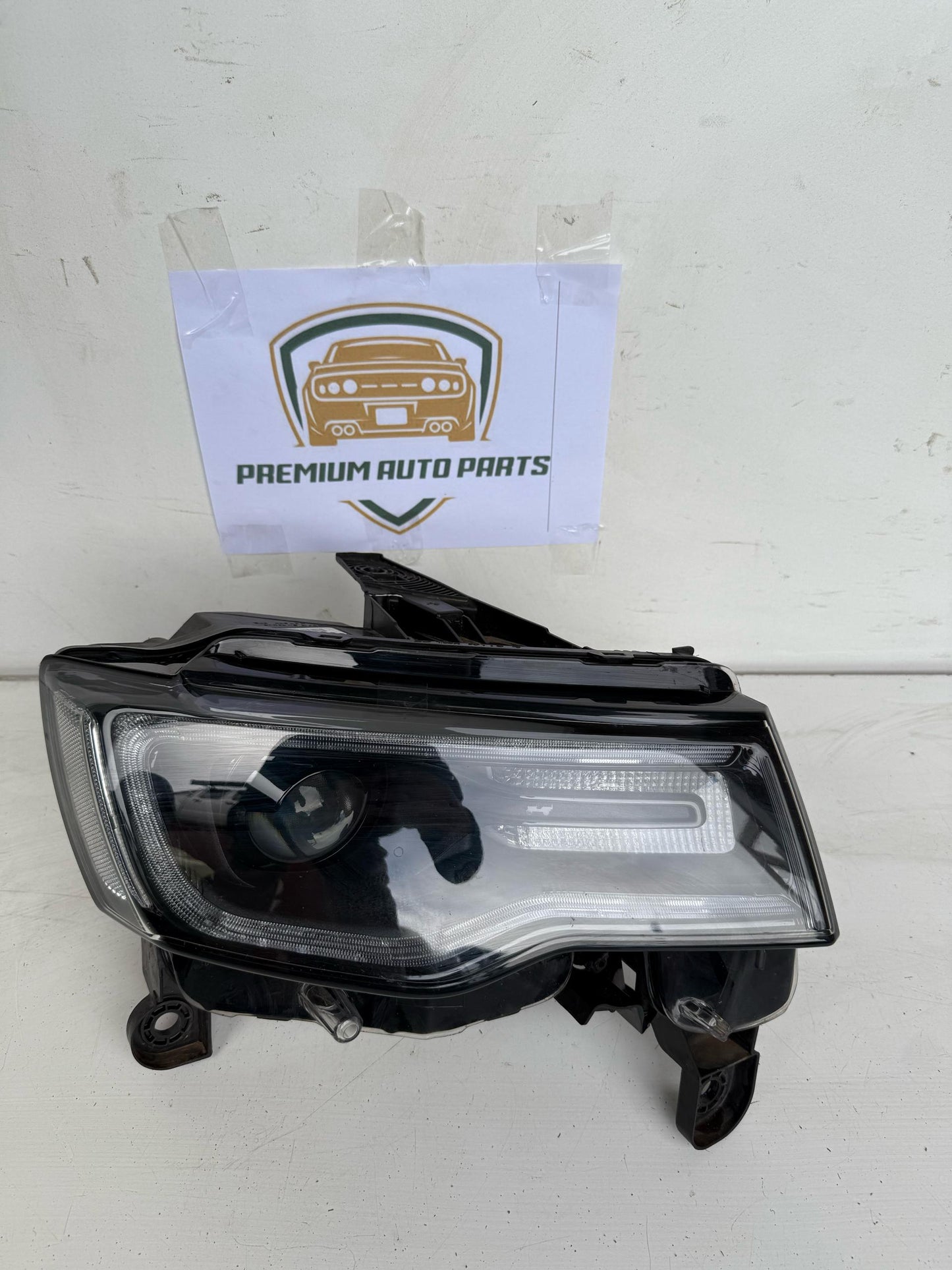 2018 Jeep Grand Cherokee Right Headlight