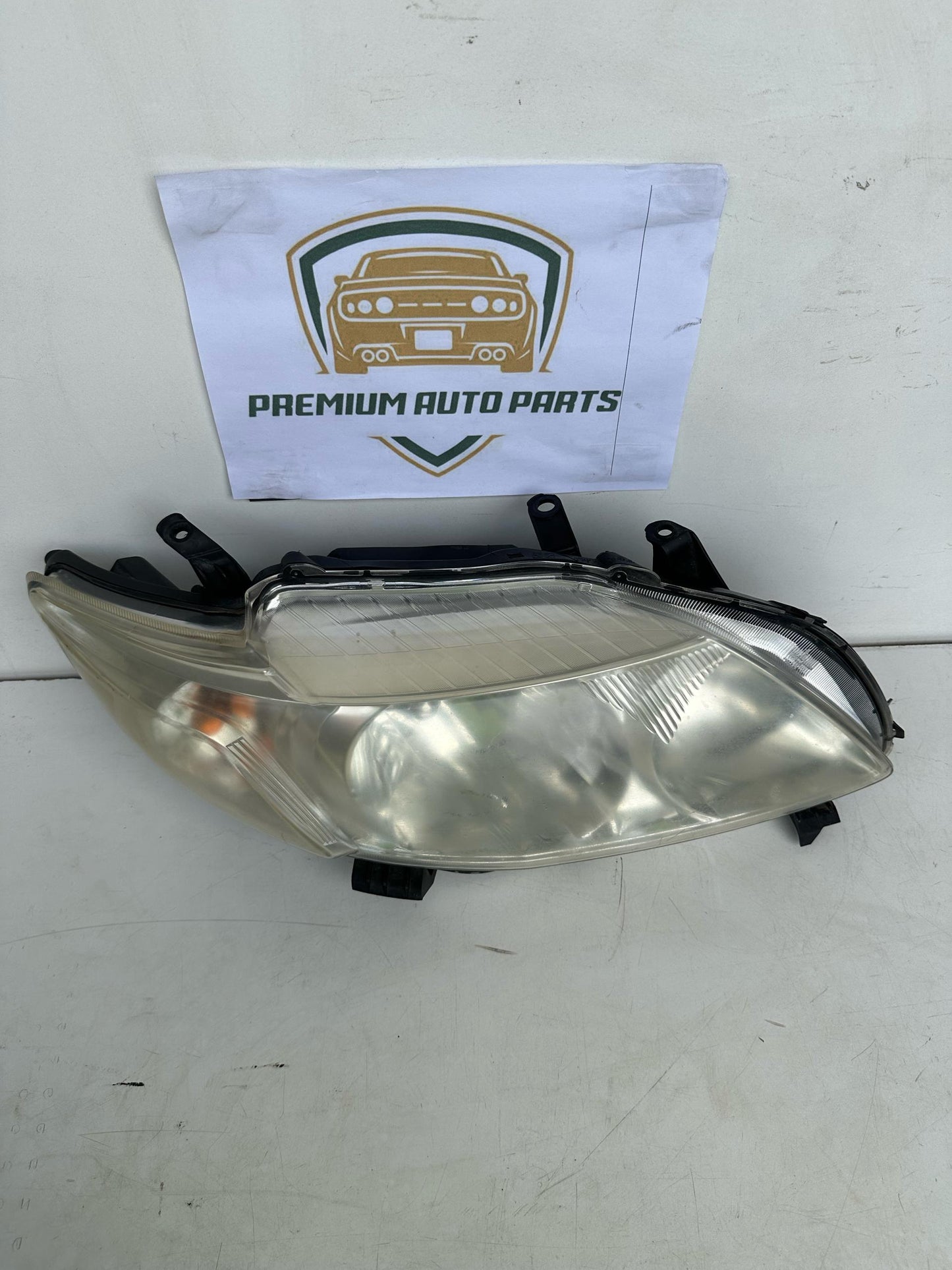 2008  E150 Right Headlight