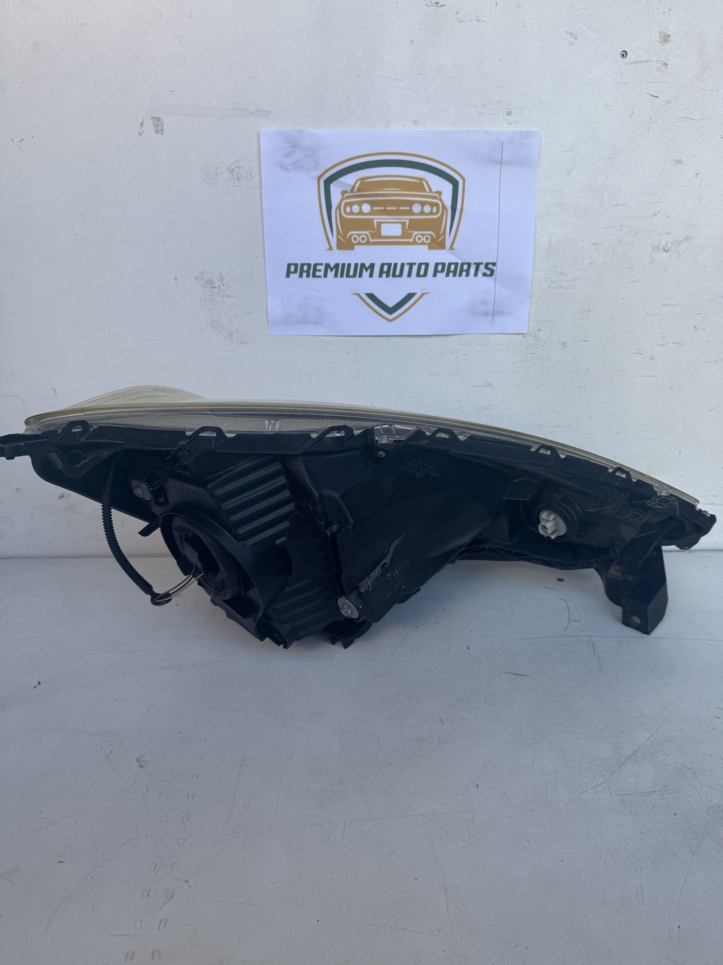 2009   Left Headlight