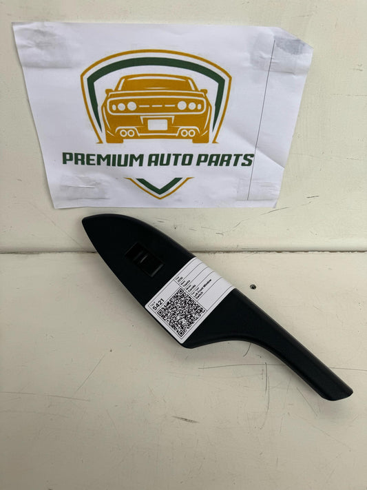 2010 Toyota Corolla E150 Left Front Window Switch
