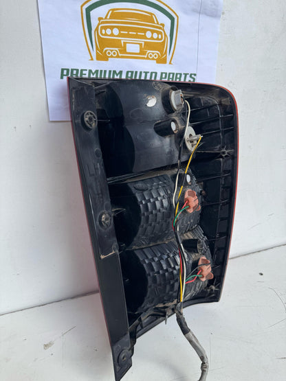 2009 Kia Grand Carnival Left Taillight