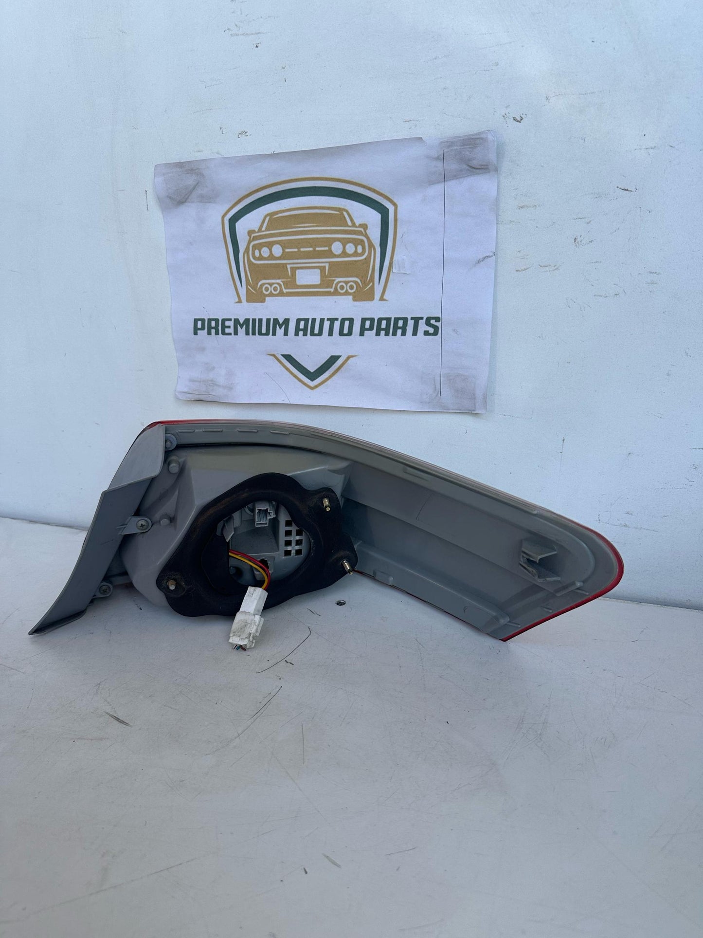 2011 Toyota Camry Left Taillight