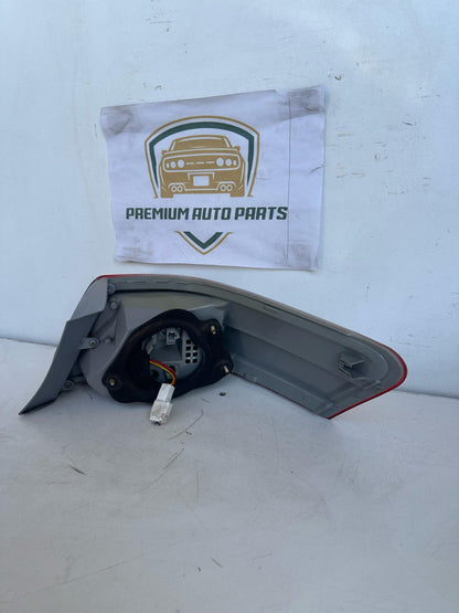 2011 Toyota Camry Left Taillight
