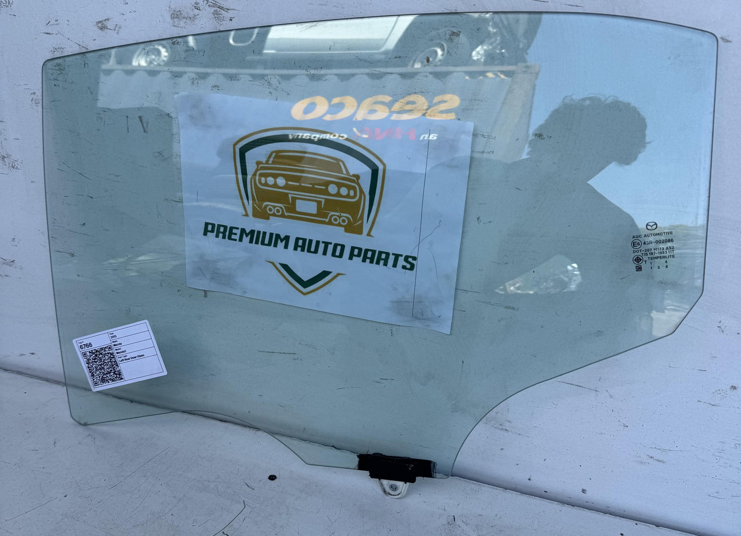 2015   Left Rear Door Glass
