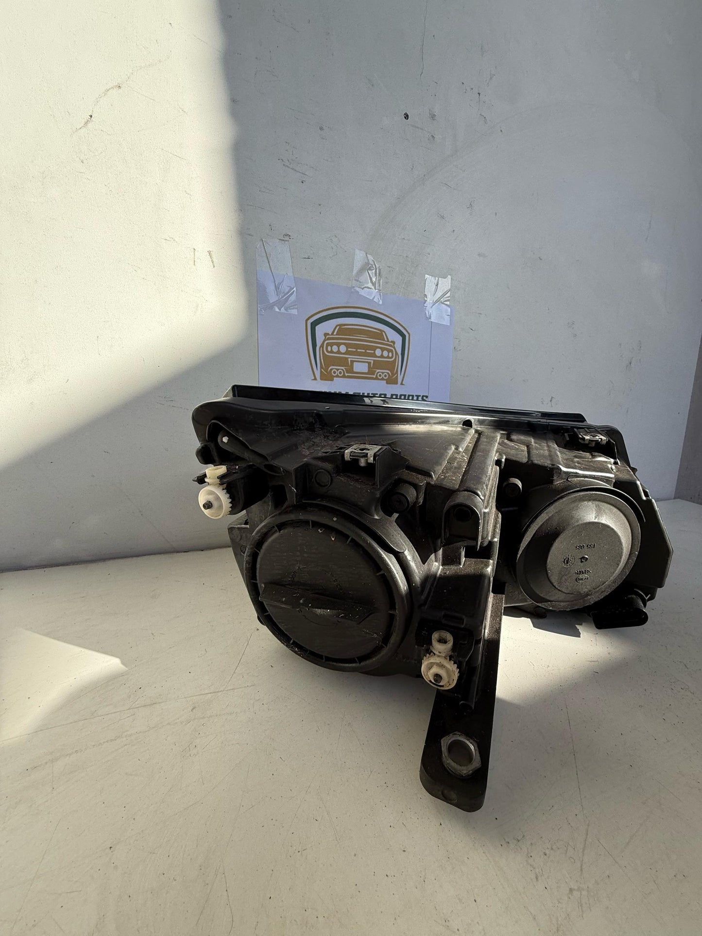 2012 Volkswagen Tiguan MK1 - 5N Left Headlight