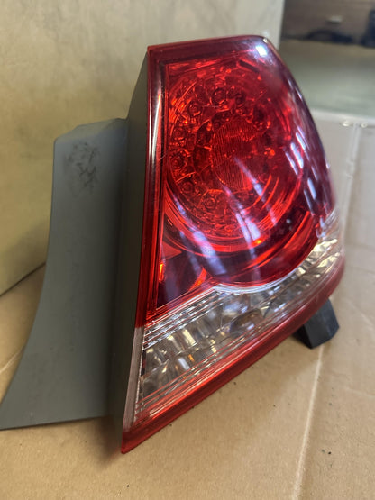 2007  Aurion Right Taillight