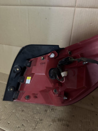2013   Left Taillight