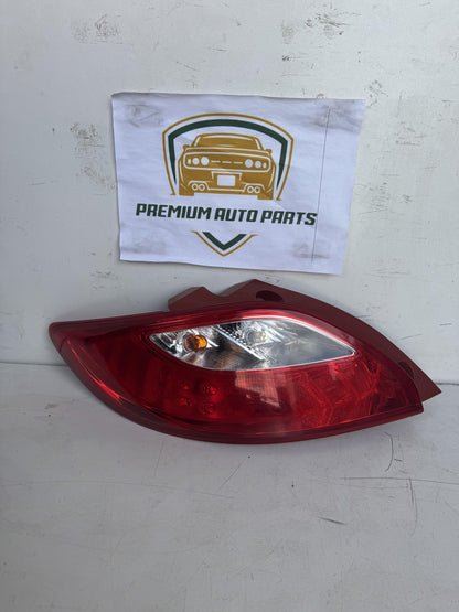 2007   Left Taillight