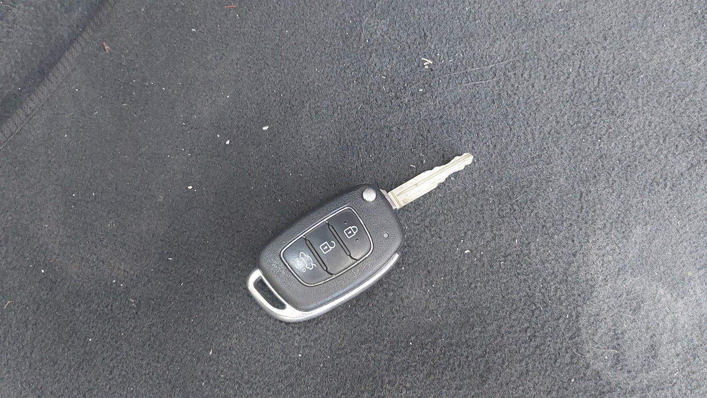 2019 Hyundai Elantra  Sedan 
Hyundai
Elantra
