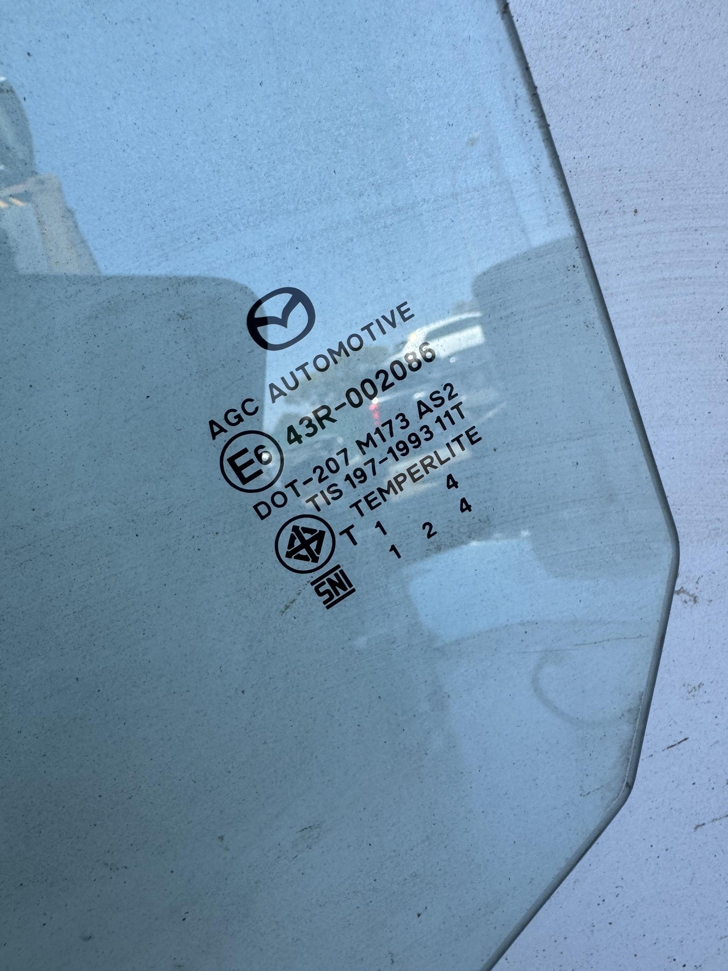 2015   Left Rear Door Glass