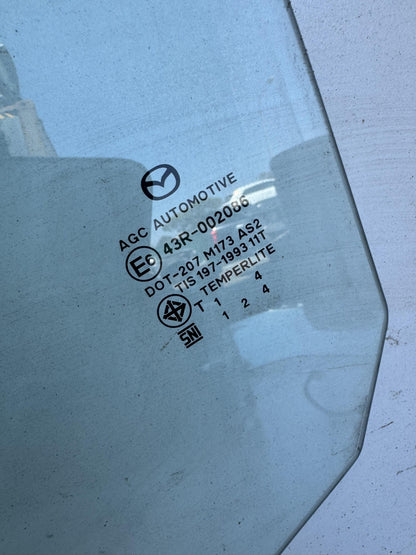 2015   Left Rear Door Glass