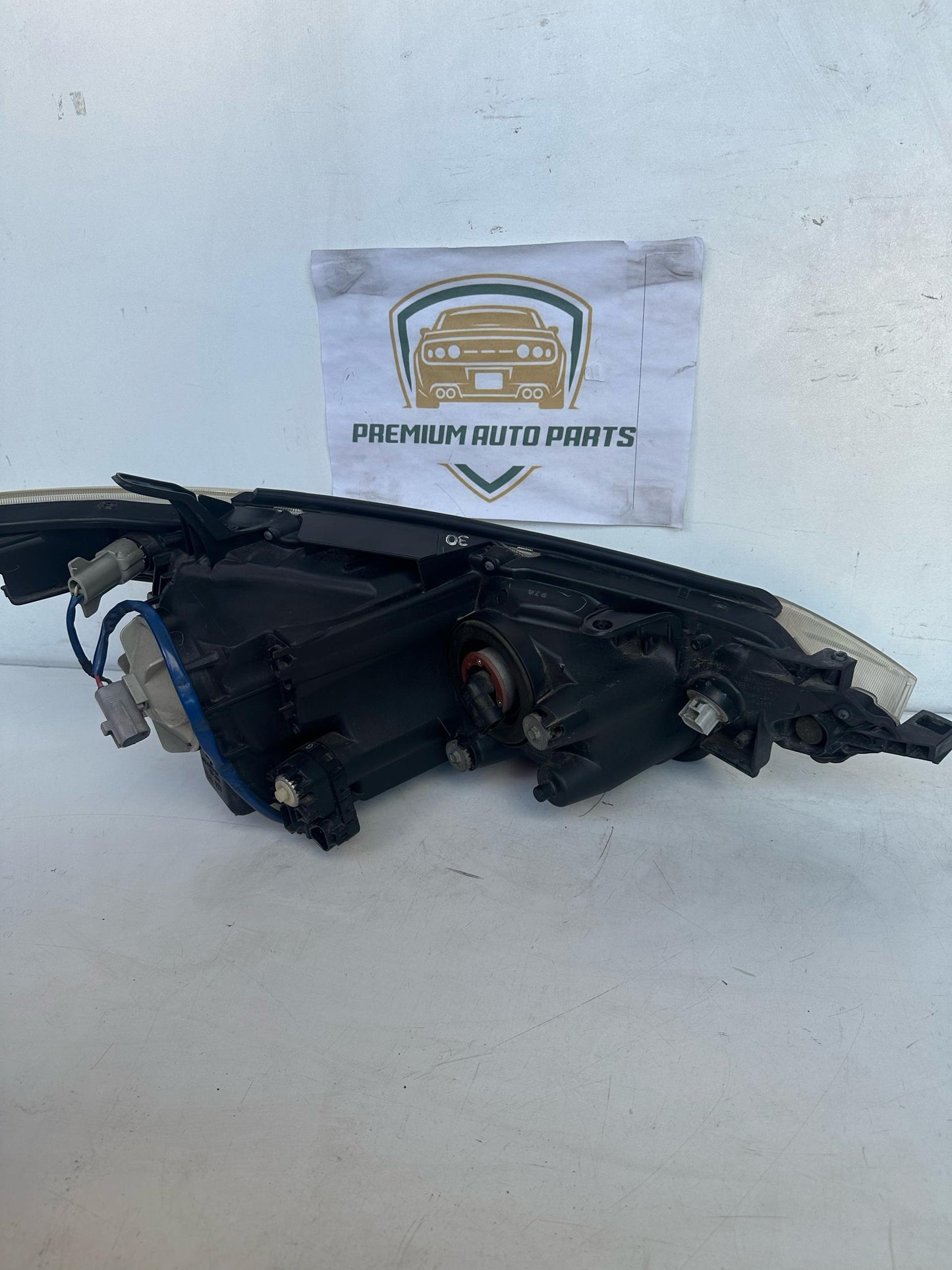 2006 Toyota Tarago R50 Left Headlight