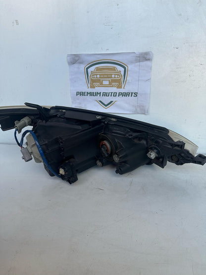2006 Toyota Tarago R50 Left Headlight
