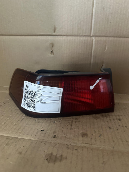 1999  XV20 Left Taillight