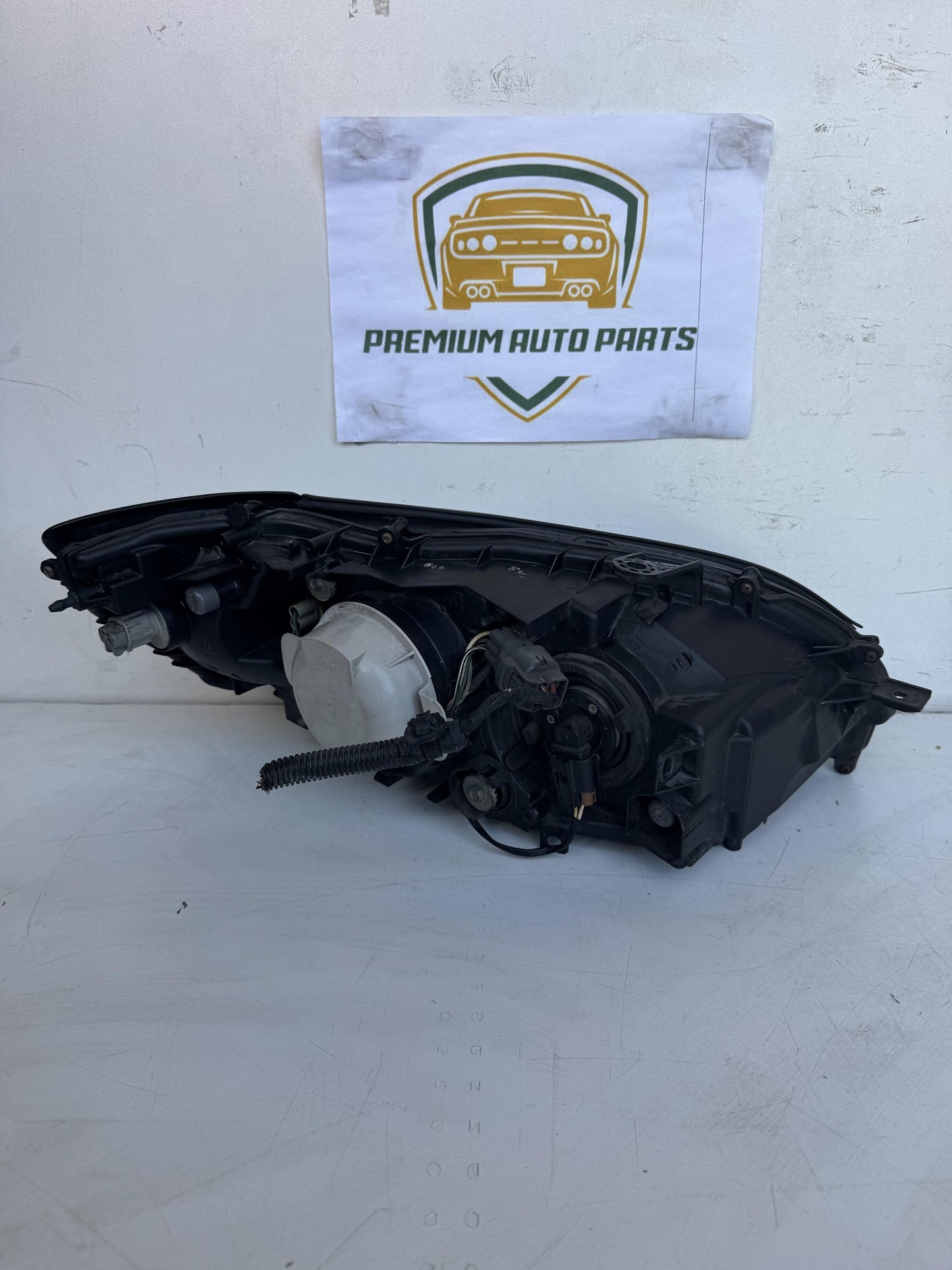 2006   Left Headlight