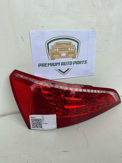 2010  8R Left Taillight