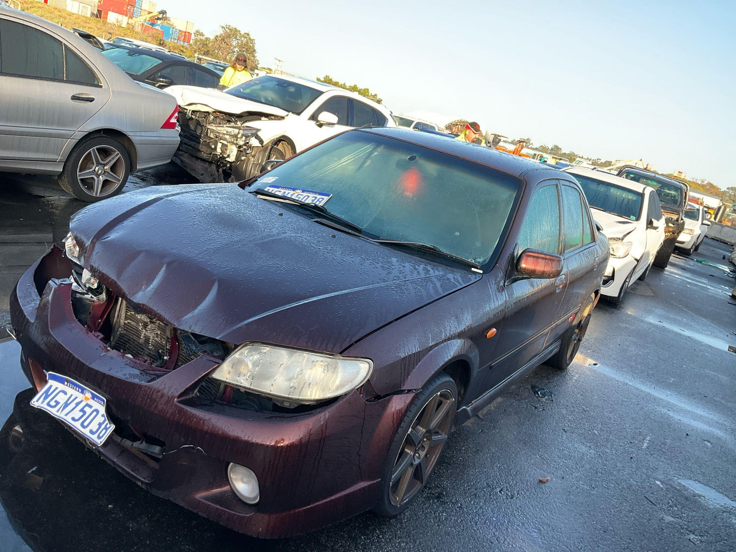 Mazda 
323
